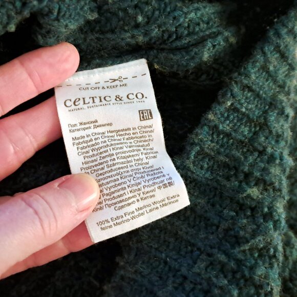 CELTIC & CO Fisherman's Rib Funnel Neck wool sweater, bottle green, sz M - Picture 8 of 8